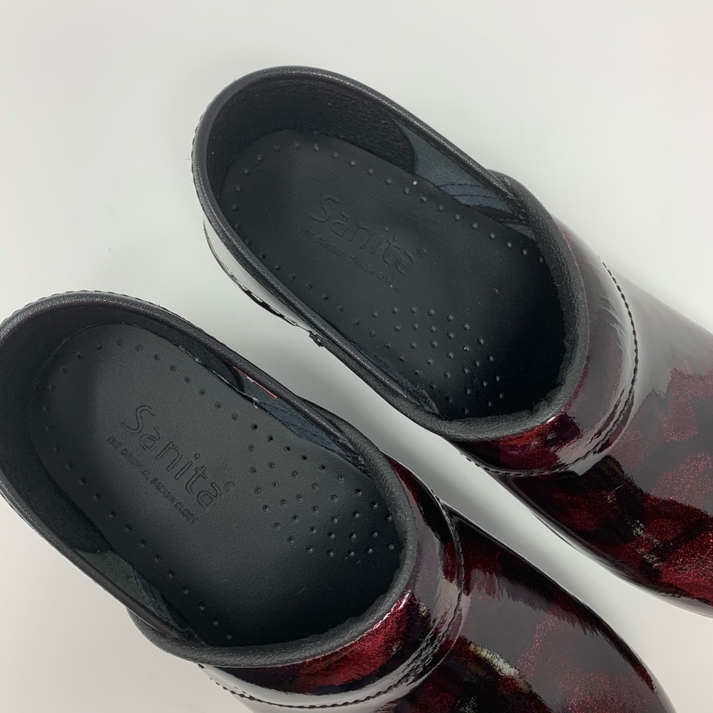 Sanita | Sparkle Patent Leather Professional Clogs - Picture 2 of 8